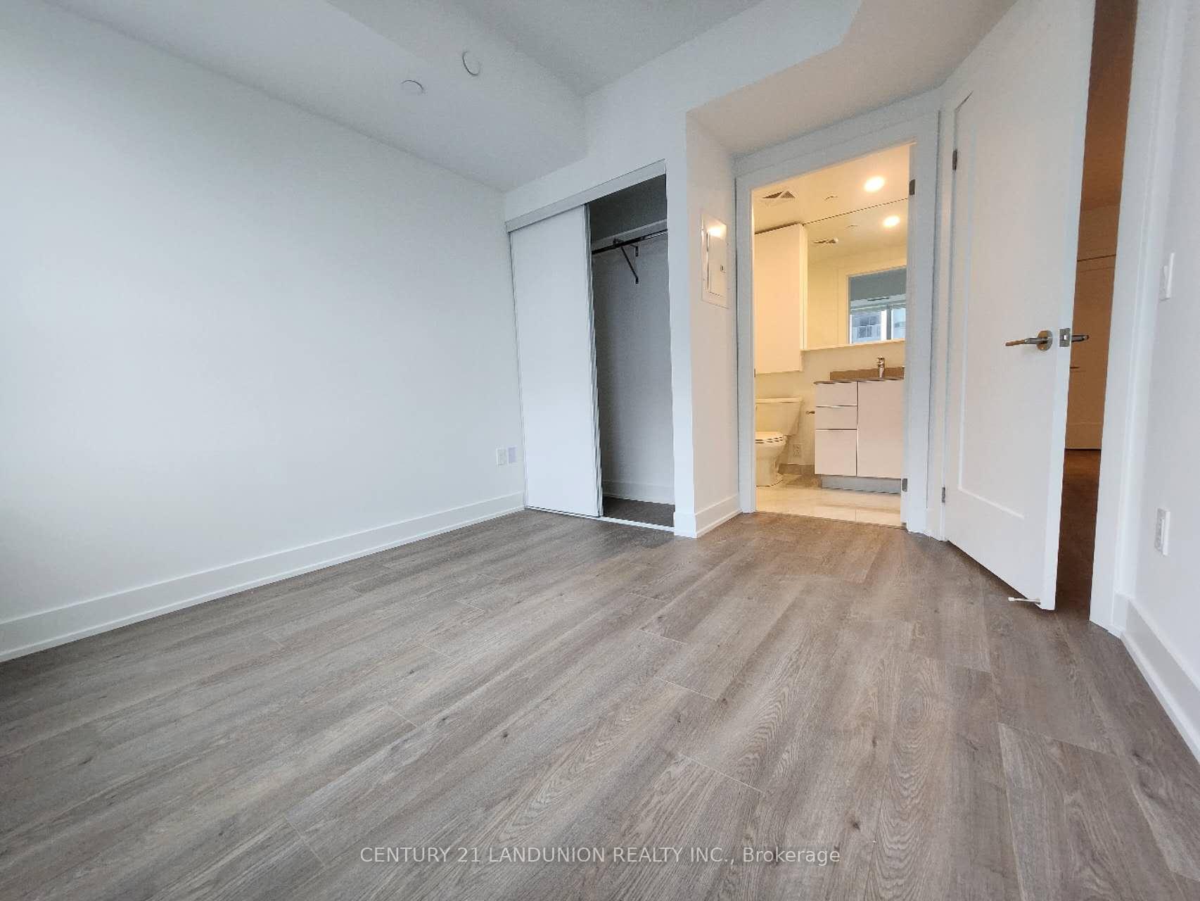 Photo 13 of Unit 1701, 8 Cedarland Drive, Markham, Unionville — HOMEH