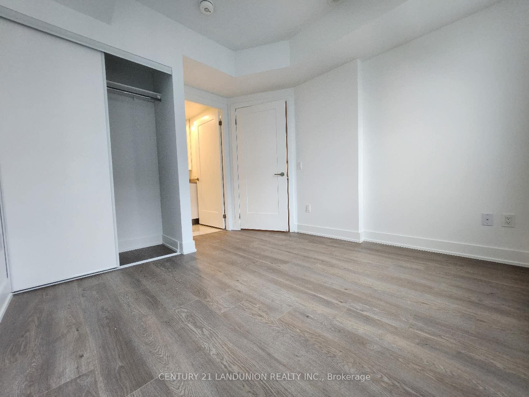 Photo 9 of Unit 1701, 8 Cedarland Drive, Markham, Unionville — HOMEH