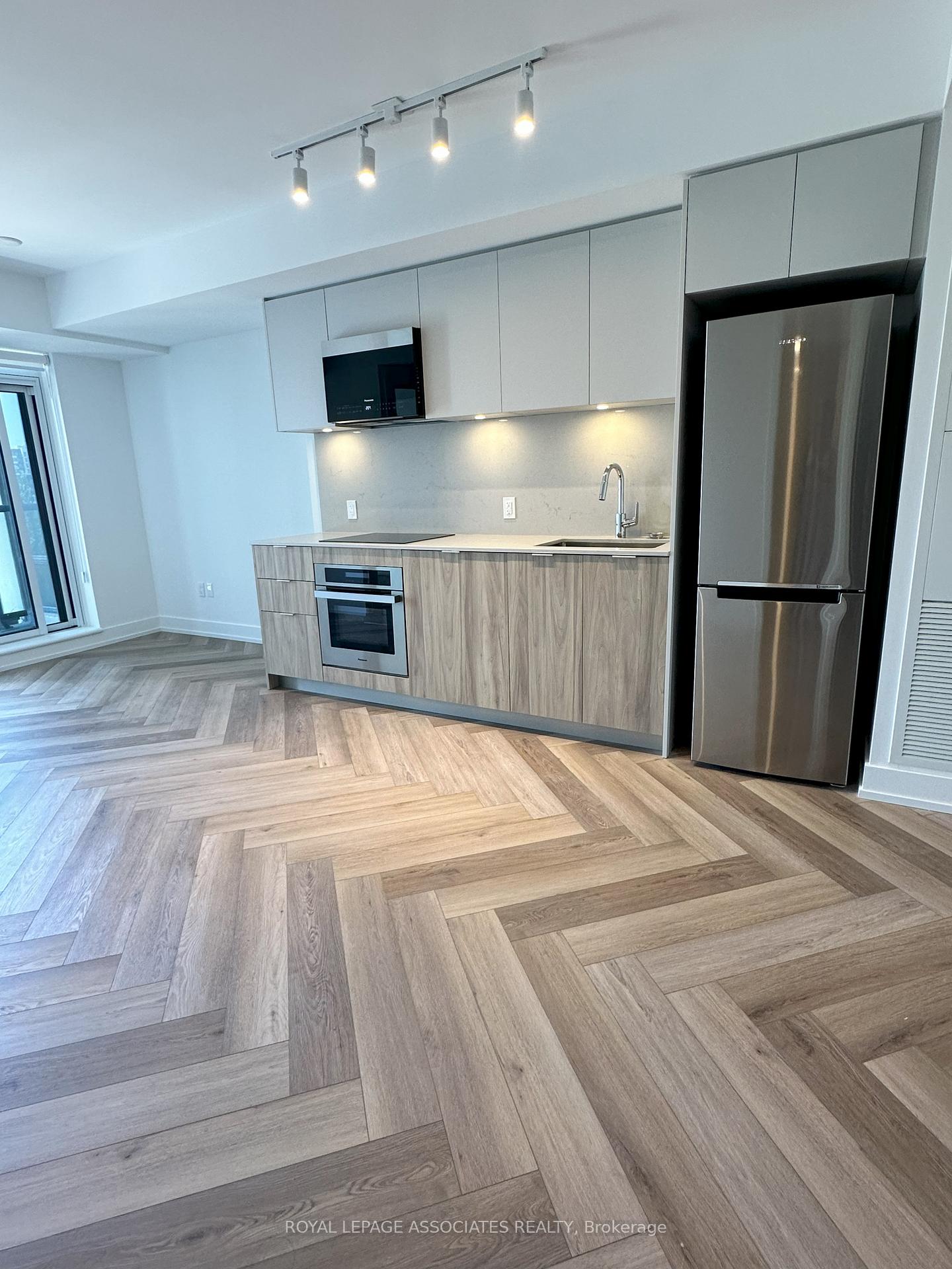 Photo 8 of Unit 717, 8 Cedarland Drive N, Markham, Unionville — HOMEH