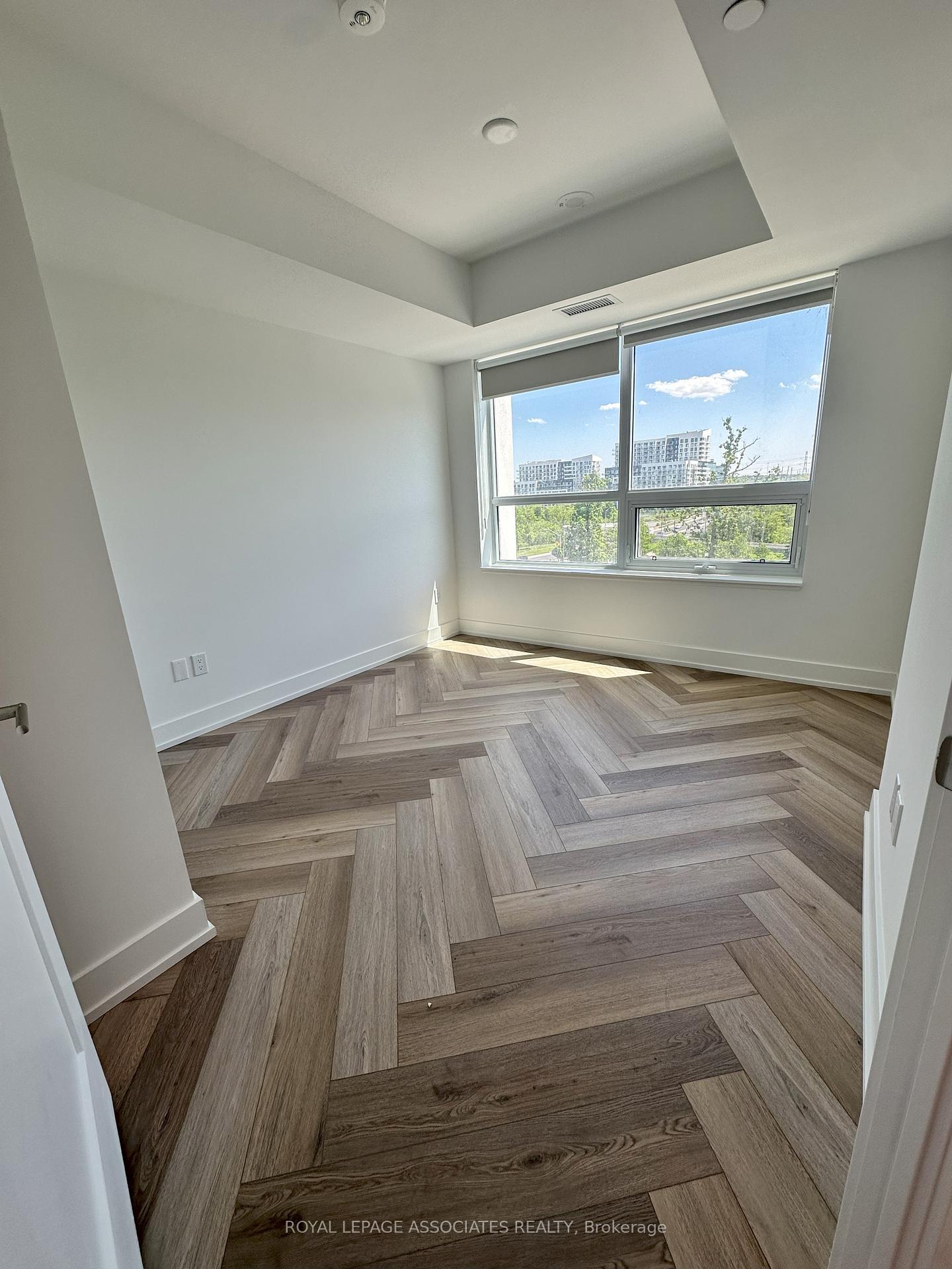 Photo 3 of Unit 717, 8 Cedarland Drive N, Markham, Unionville — HOMEH