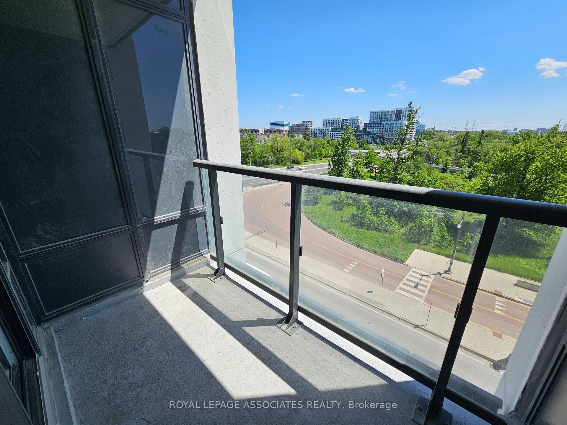 Photo 5 of Unit 717, 8 Cedarland Drive N, Markham, Unionville — HOMEH