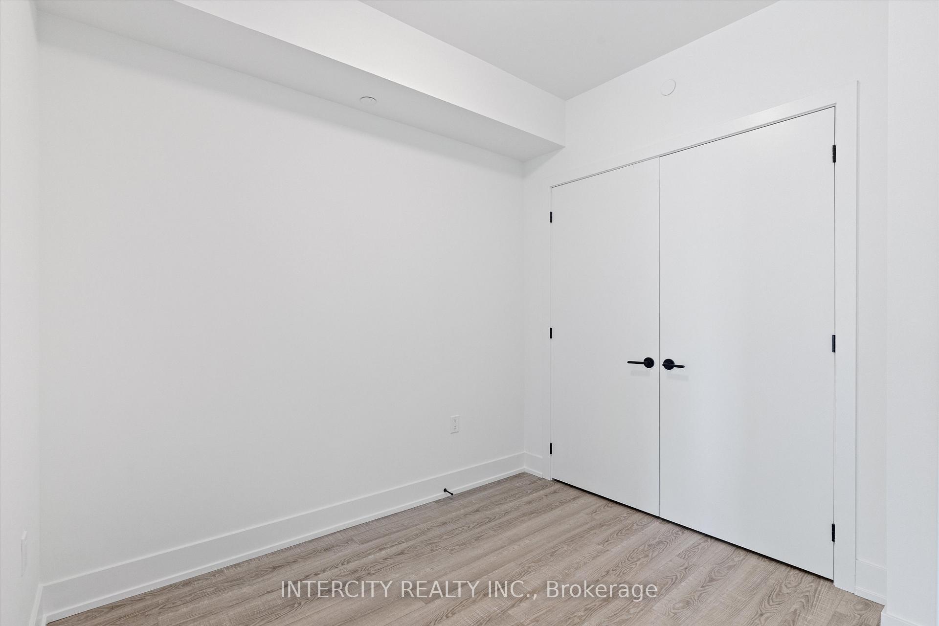 Photo 4 of Unit 219, 2075 King Road, King, King City — HOMEH