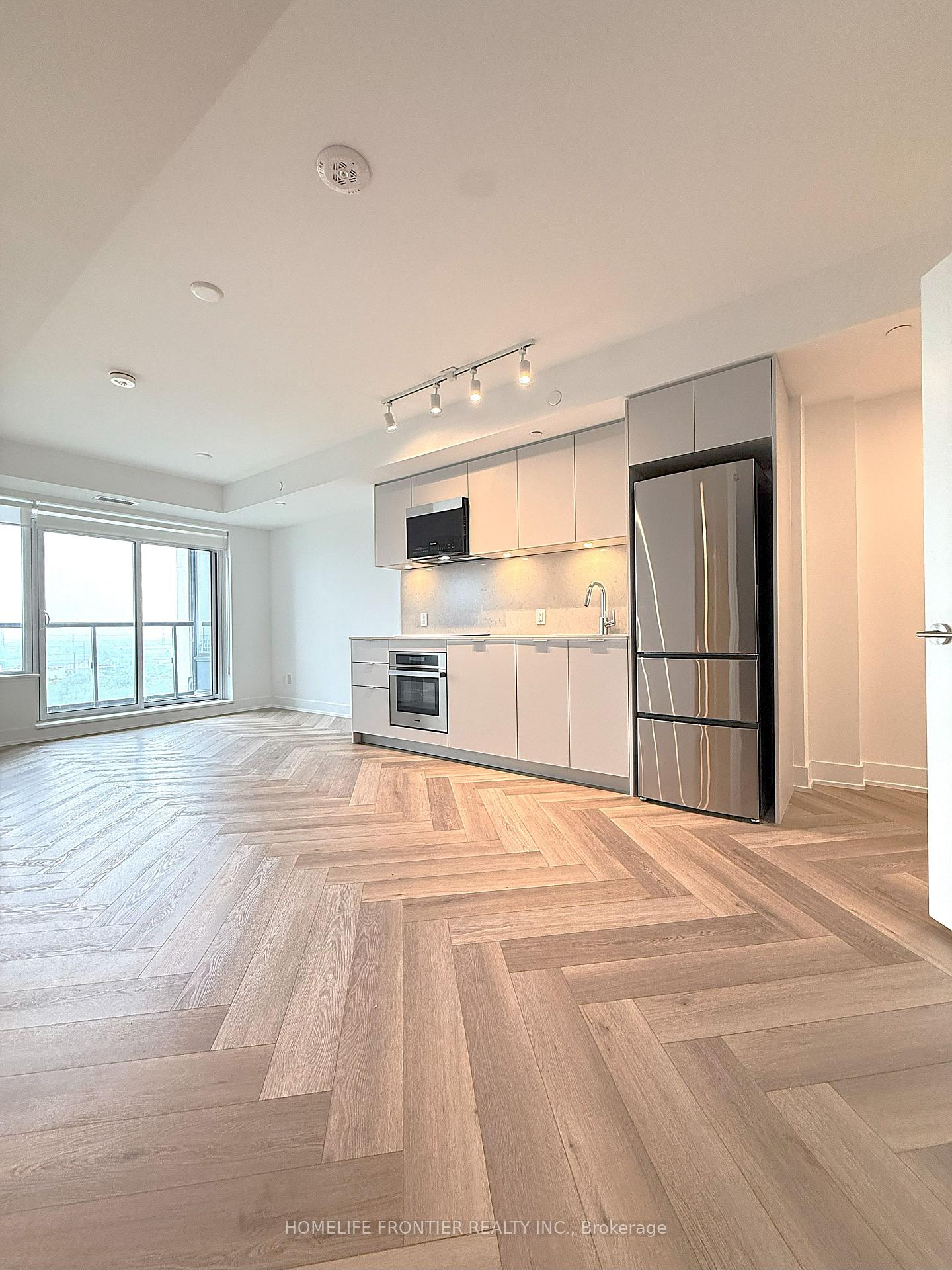 Photo 7 of Unit 1806, 8 Cedarland Drive, Markham, Unionville — HOMEH