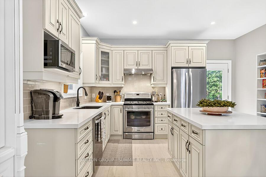 Photo 5 of 153 Blair Lane, Hamilton, Ancaster — HOMEH