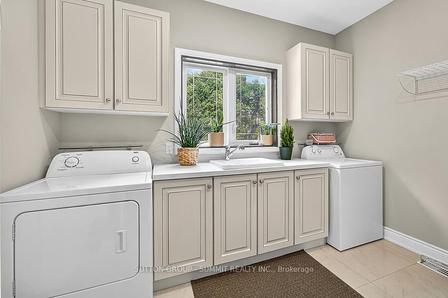 Photo 10 of 153 Blair Lane, Hamilton, Ancaster — HOMEH