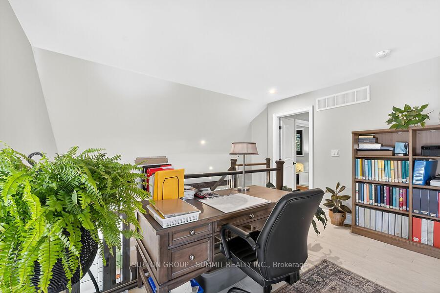 Photo 15 of 153 Blair Lane, Hamilton, Ancaster — HOMEH