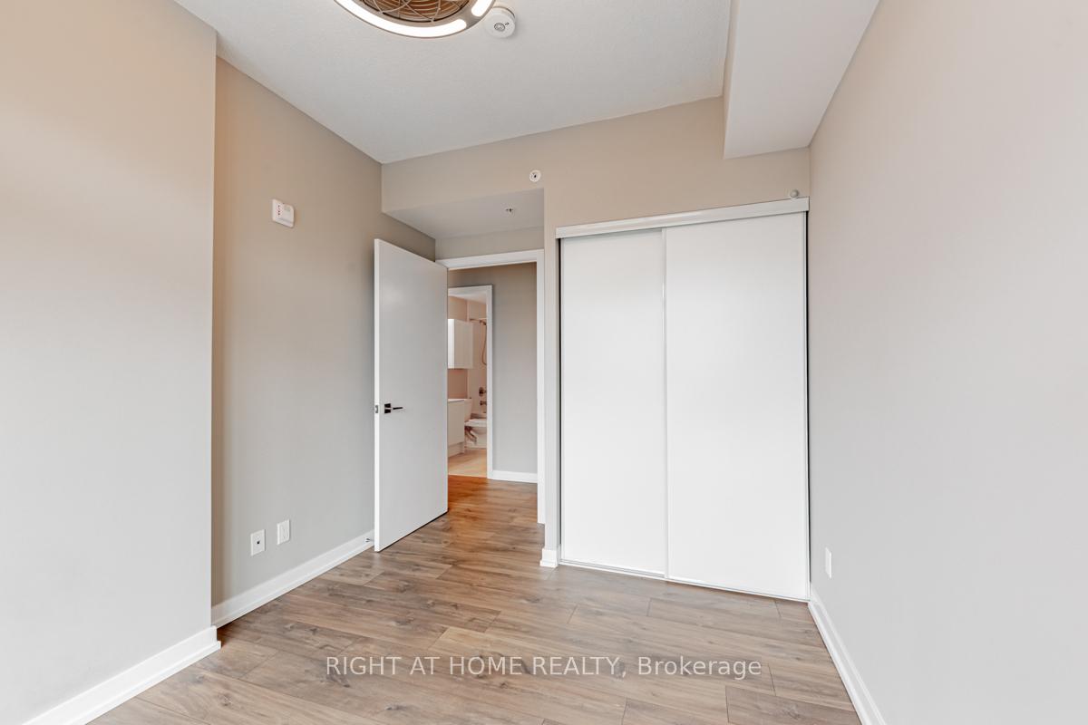 Photo 7 of Unit 215, 50 Ann Street, Caledon, Bolton West — HOMEH