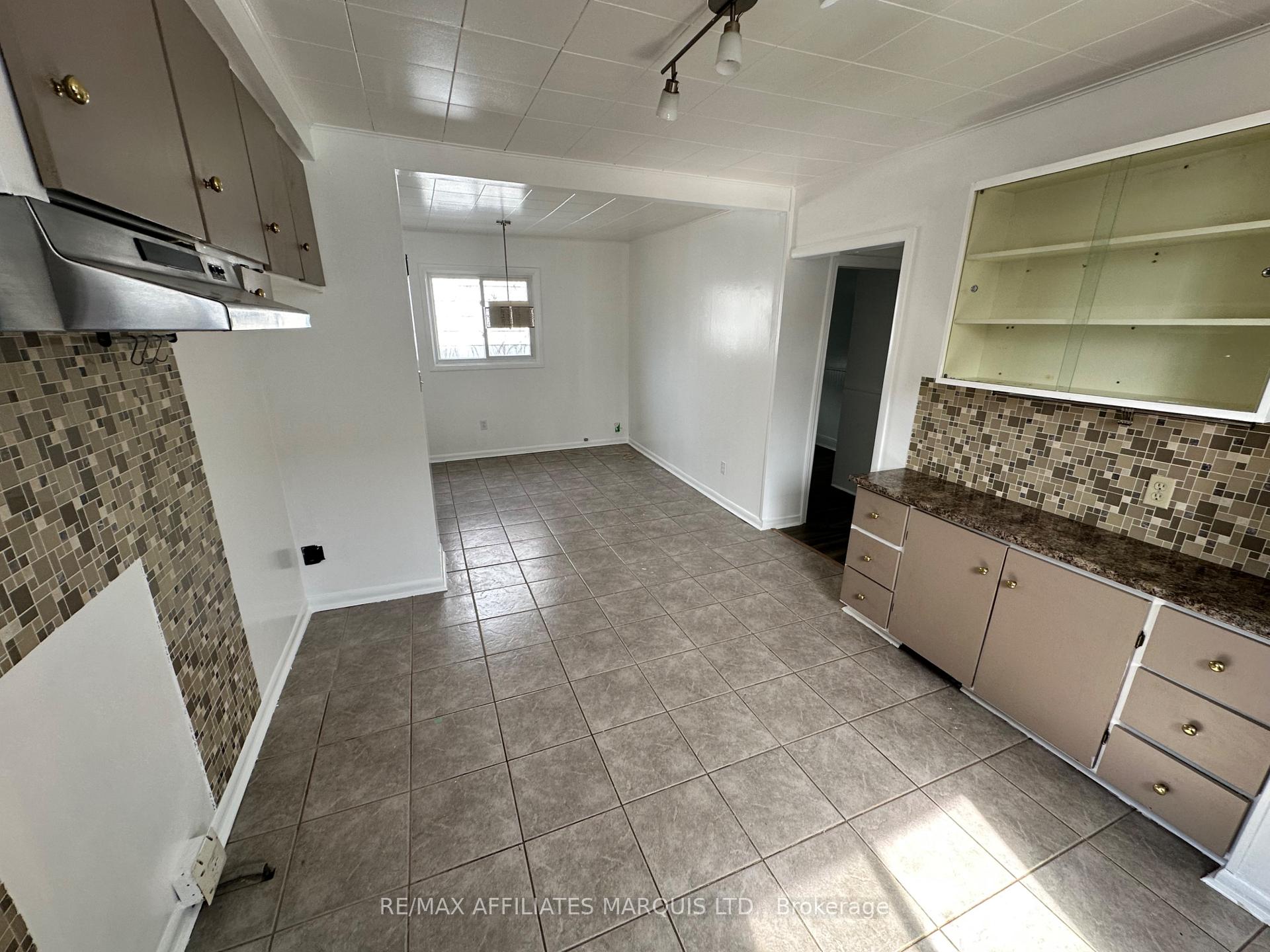 Photo 4 of 33 Bryden Avenue, Cornwall — HOMEH