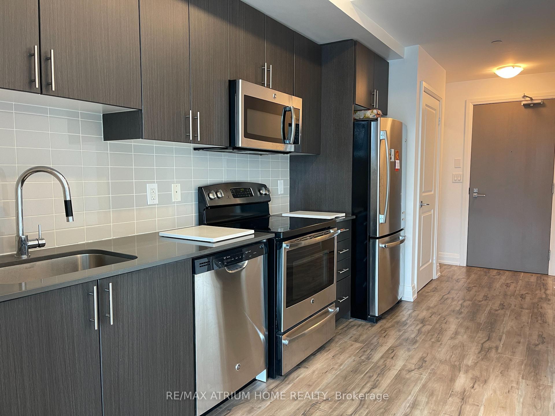 Photo 8 of Unit 1905, 7165 Yonge Street, Markham, Thornhill — HOMEH