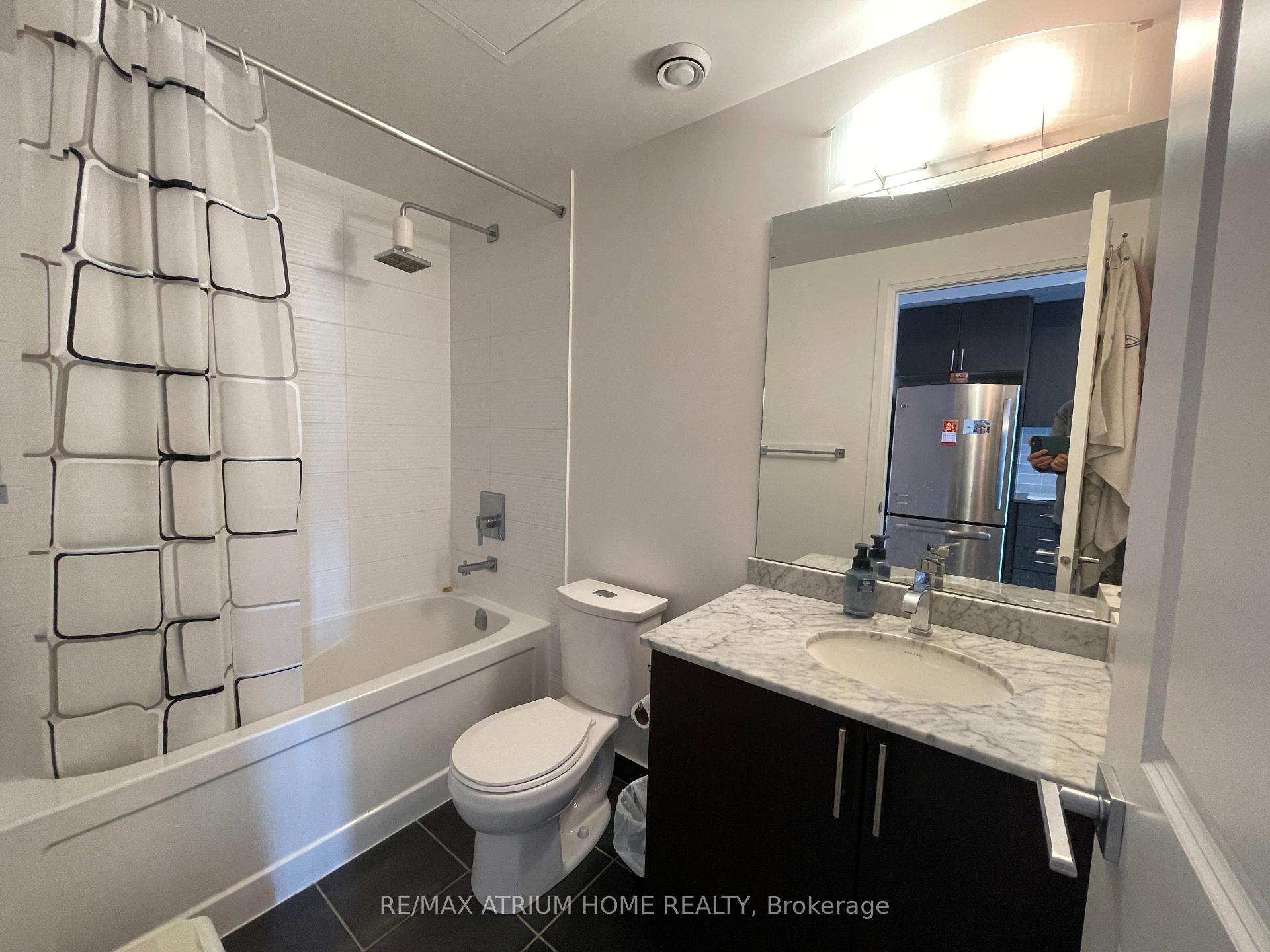 Photo 11 of Unit 1905, 7165 Yonge Street, Markham, Thornhill — HOMEH