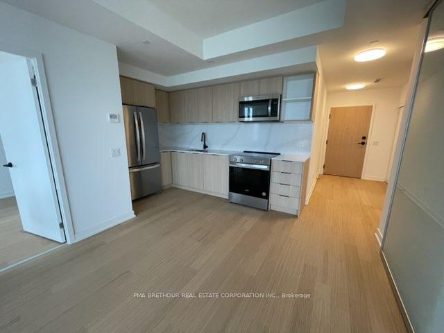 Photo 6 of Unit 504, 31 Huron Street, Collingwood — HOMEH