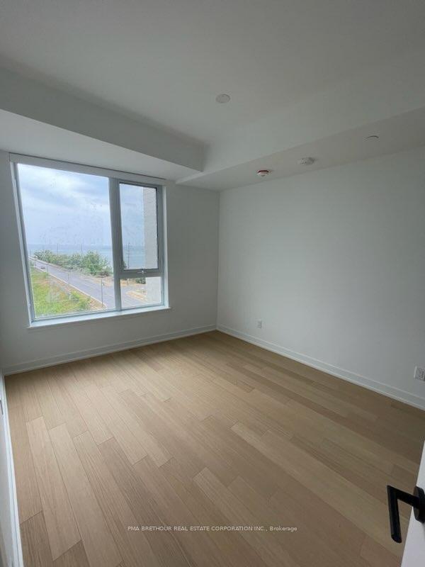 Photo 3 of Unit 504, 31 Huron Street, Collingwood — HOMEH