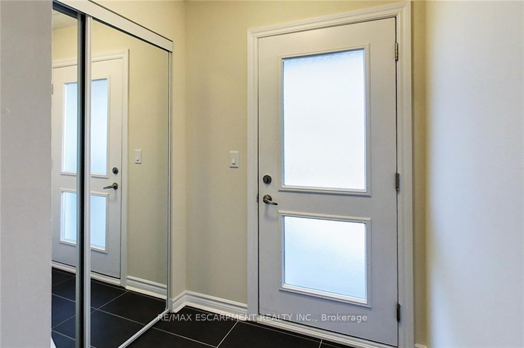 Photo 12 of Unit 302, 8 Brandy Lane, Collingwood — HOMEH