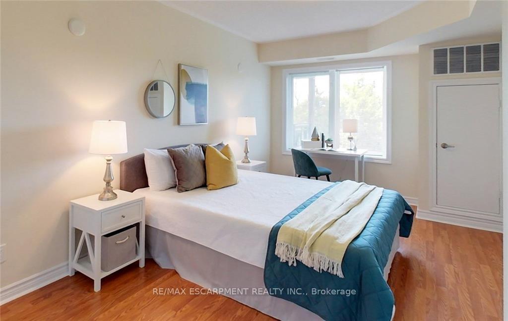 Photo 6 of Unit 302, 8 Brandy Lane, Collingwood — HOMEH