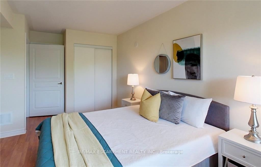 Photo 7 of Unit 302, 8 Brandy Lane, Collingwood — HOMEH
