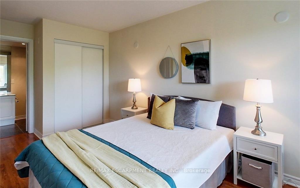 Photo 34 of Unit 302, 8 Brandy Lane, Collingwood — HOMEH