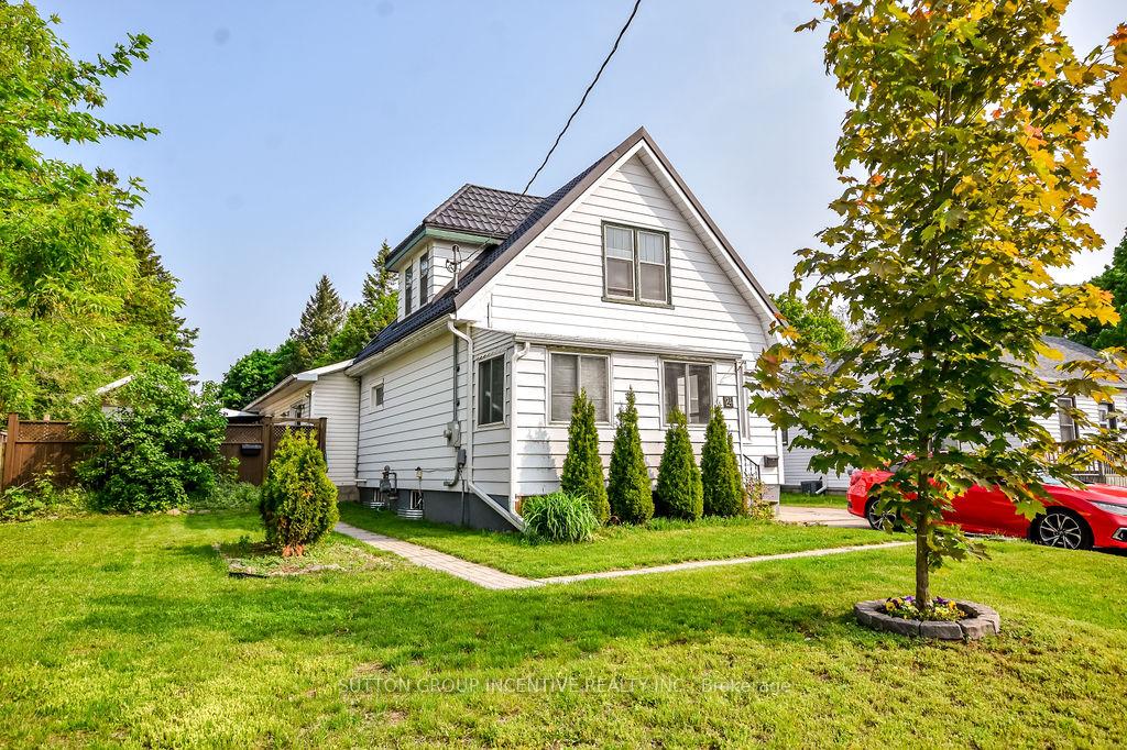 Photo 2 of 24 Henry Street, Barrie, Queen's Park — HOMEH