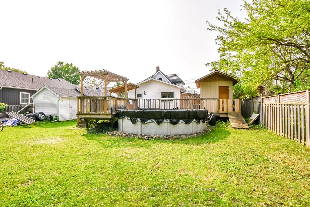 Photo 12 of 24 Henry Street, Barrie, Queen's Park — HOMEH