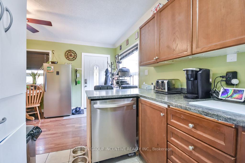Photo 20 of 24 Henry Street, Barrie, Queen's Park — HOMEH