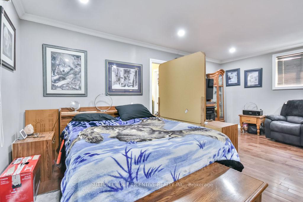 Photo 27 of 24 Henry Street, Barrie, Queen's Park — HOMEH