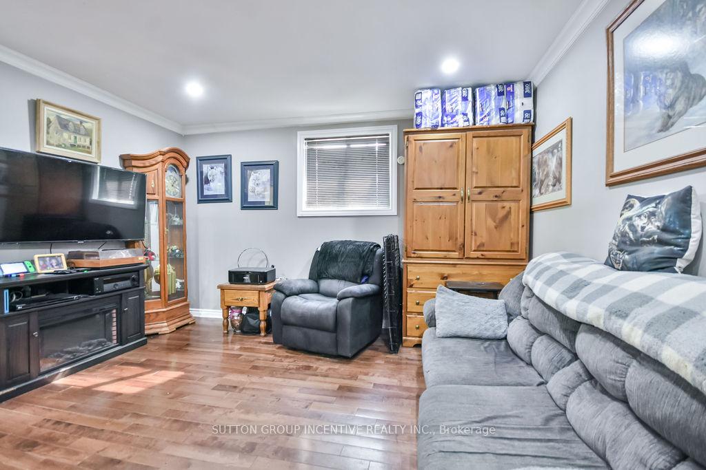 Photo 28 of 24 Henry Street, Barrie, Queen's Park — HOMEH