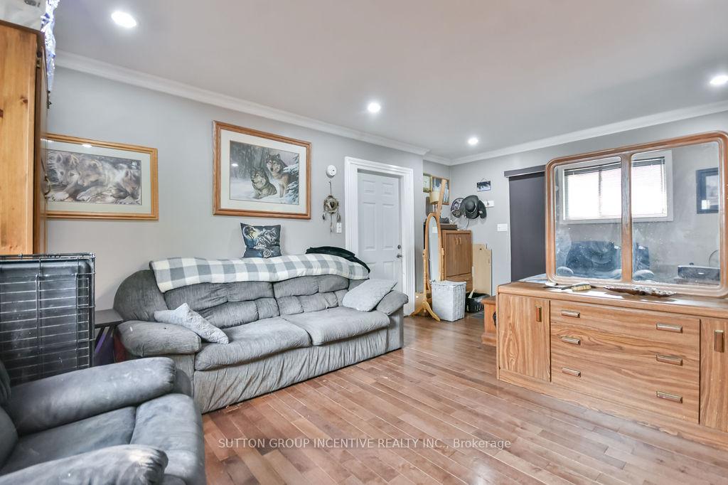 Photo 29 of 24 Henry Street, Barrie, Queen's Park — HOMEH