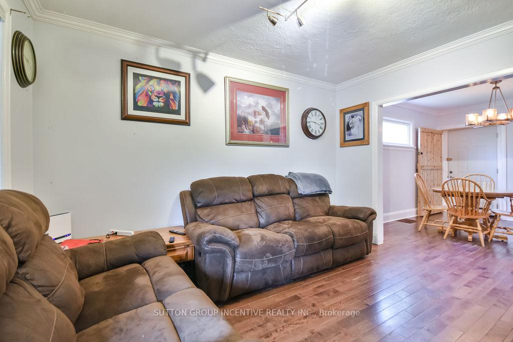 Photo 30 of 24 Henry Street, Barrie, Queen's Park — HOMEH