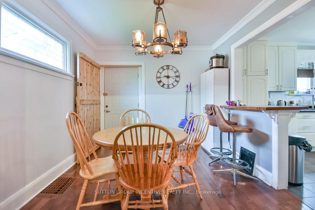 Photo 31 of 24 Henry Street, Barrie, Queen's Park — HOMEH