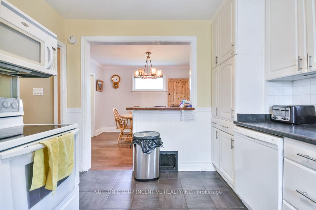 Photo 34 of 24 Henry Street, Barrie, Queen's Park — HOMEH