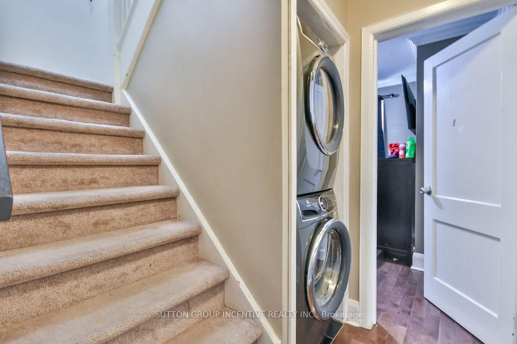 Photo 36 of 24 Henry Street, Barrie, Queen's Park — HOMEH