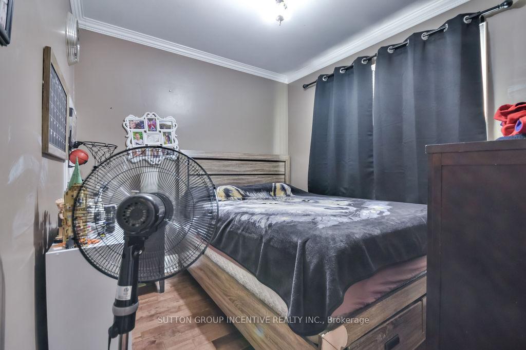 Photo 37 of 24 Henry Street, Barrie, Queen's Park — HOMEH