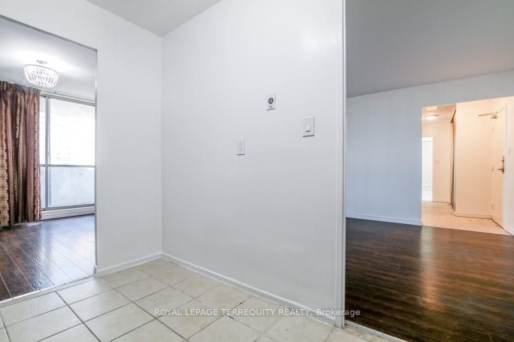 Photo 2 of Unit 1512, 5 Massey Square, Toronto, Crescent Town — HOMEH