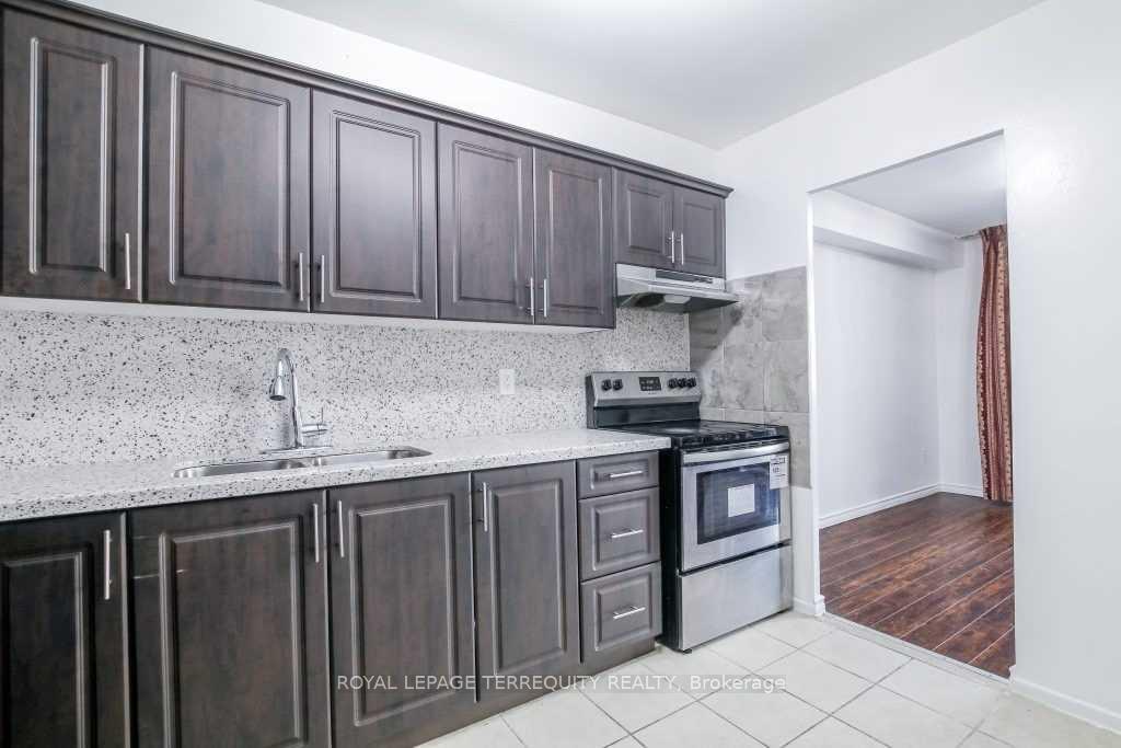 Photo 3 of Unit 1512, 5 Massey Square, Toronto, Crescent Town — HOMEH