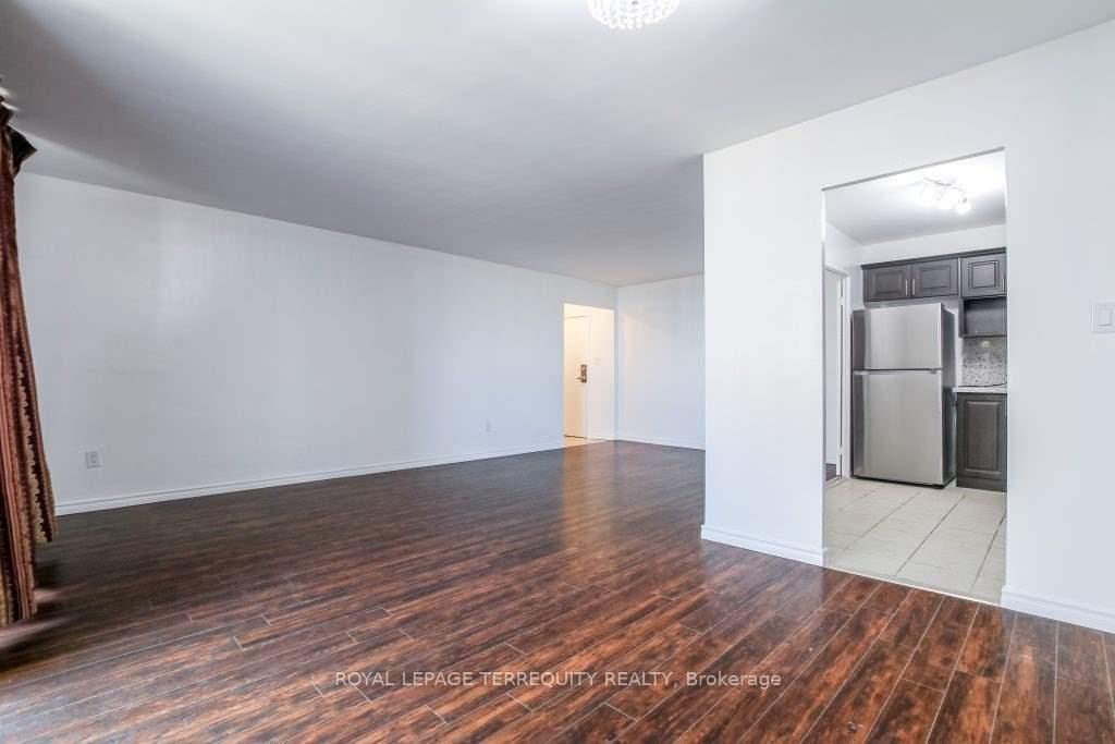 Photo 4 of Unit 1512, 5 Massey Square, Toronto, Crescent Town — HOMEH