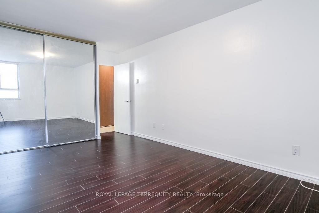 Photo 16 of Unit 1512, 5 Massey Square, Toronto, Crescent Town — HOMEH