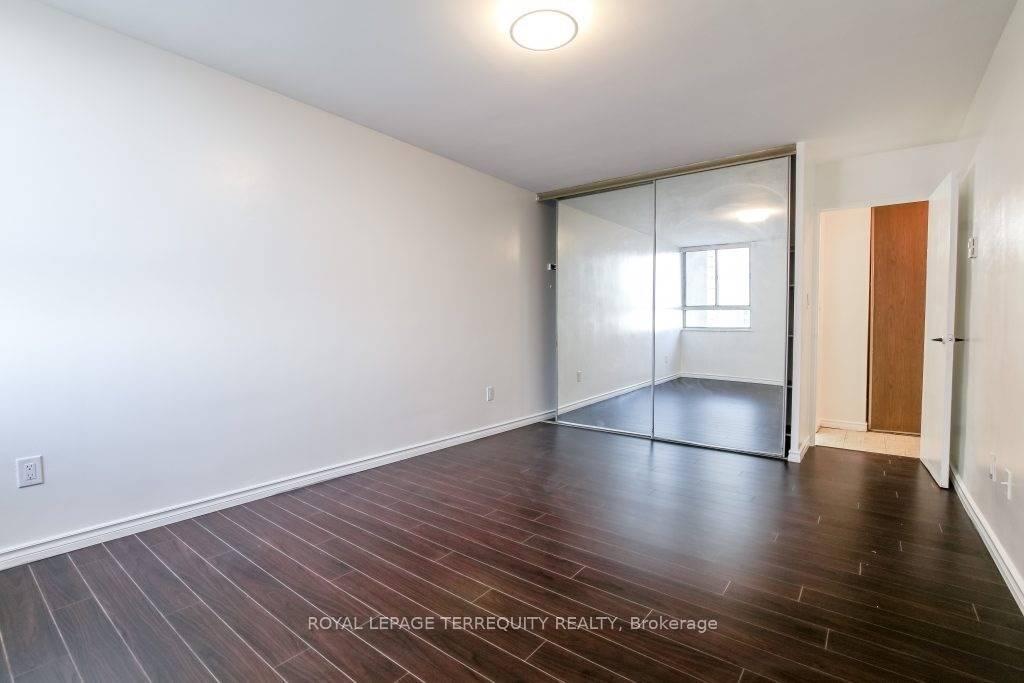 Photo 11 of Unit 1512, 5 Massey Square, Toronto, Crescent Town — HOMEH