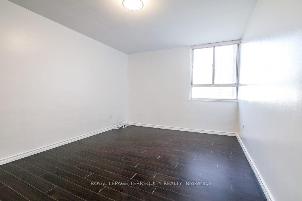 Photo 14 of Unit 1512, 5 Massey Square, Toronto, Crescent Town — HOMEH