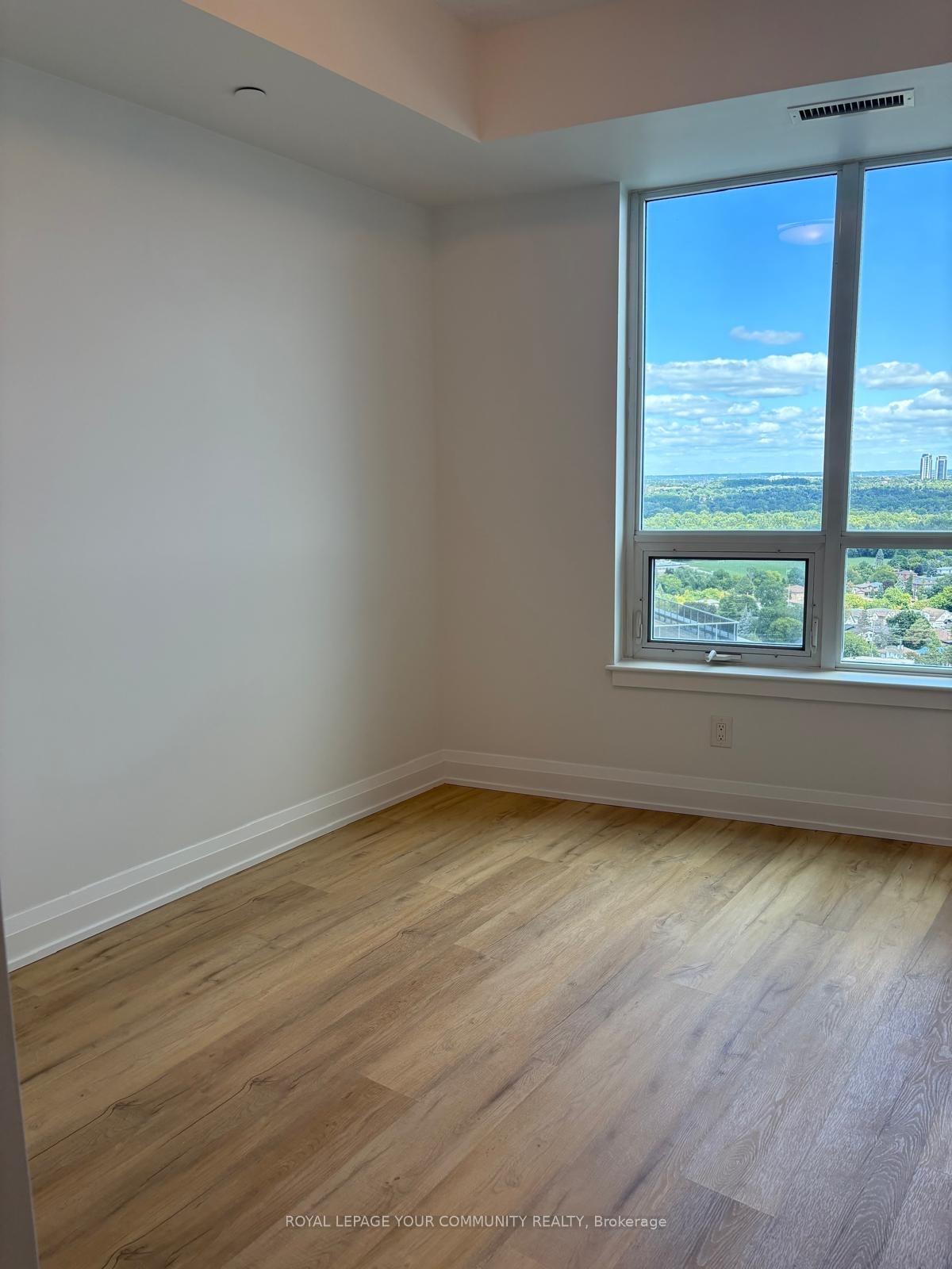 Photo 7 of Unit 1606, 7171 Yonge Street, Markham, Grandview — HOMEH