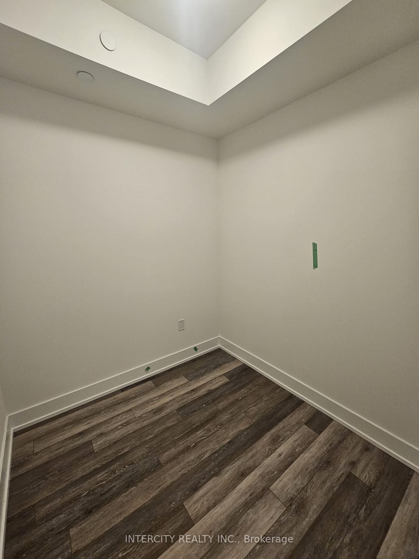 Photo 8 of Unit 433, 2075 King Road, King, King City — HOMEH