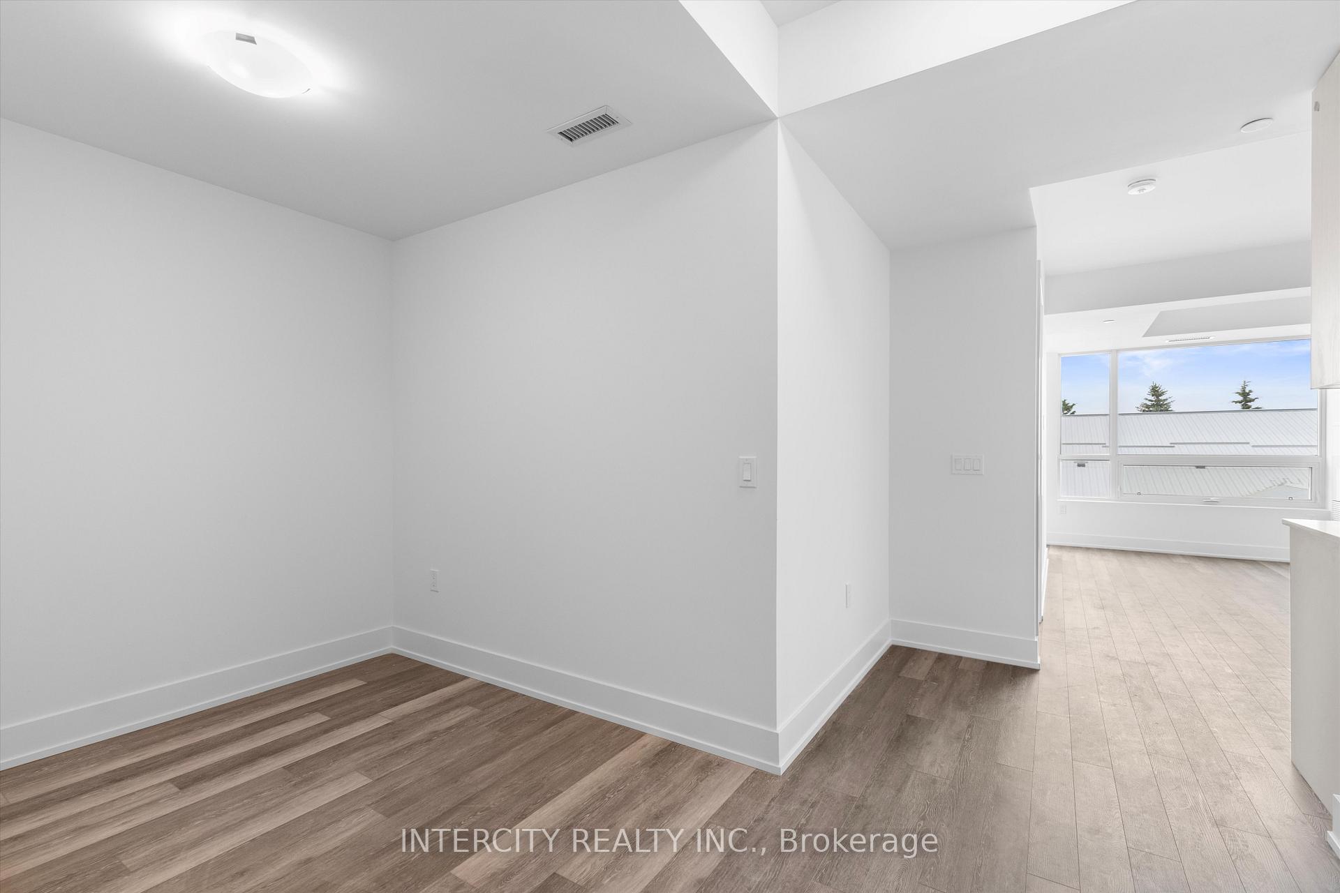Photo 4 of Unit 243, 2075 King Road, King, King City — HOMEH