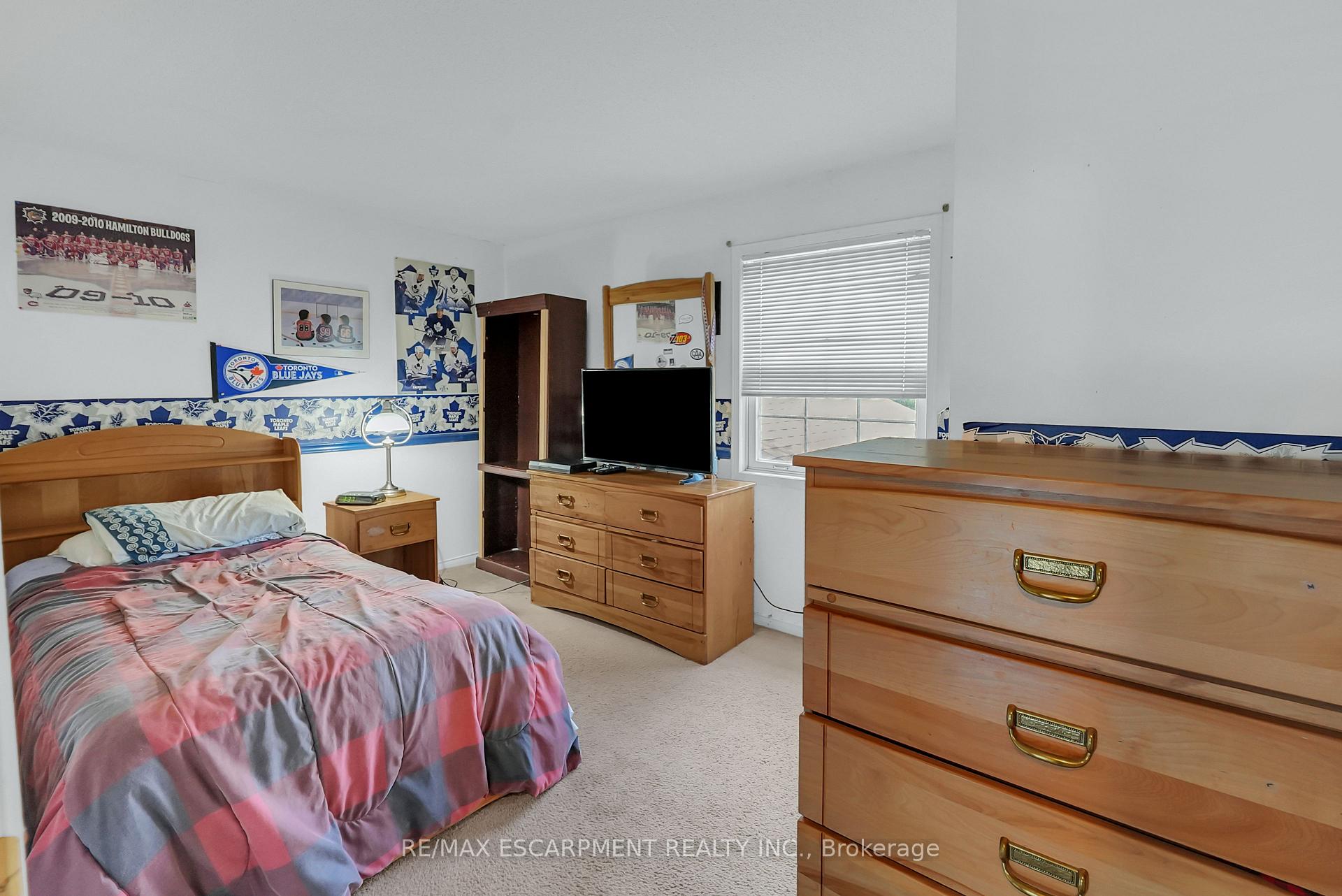 Photo 14 of 9 Hedgelawn Drive, Grimsby, Grimsby East — HOMEH