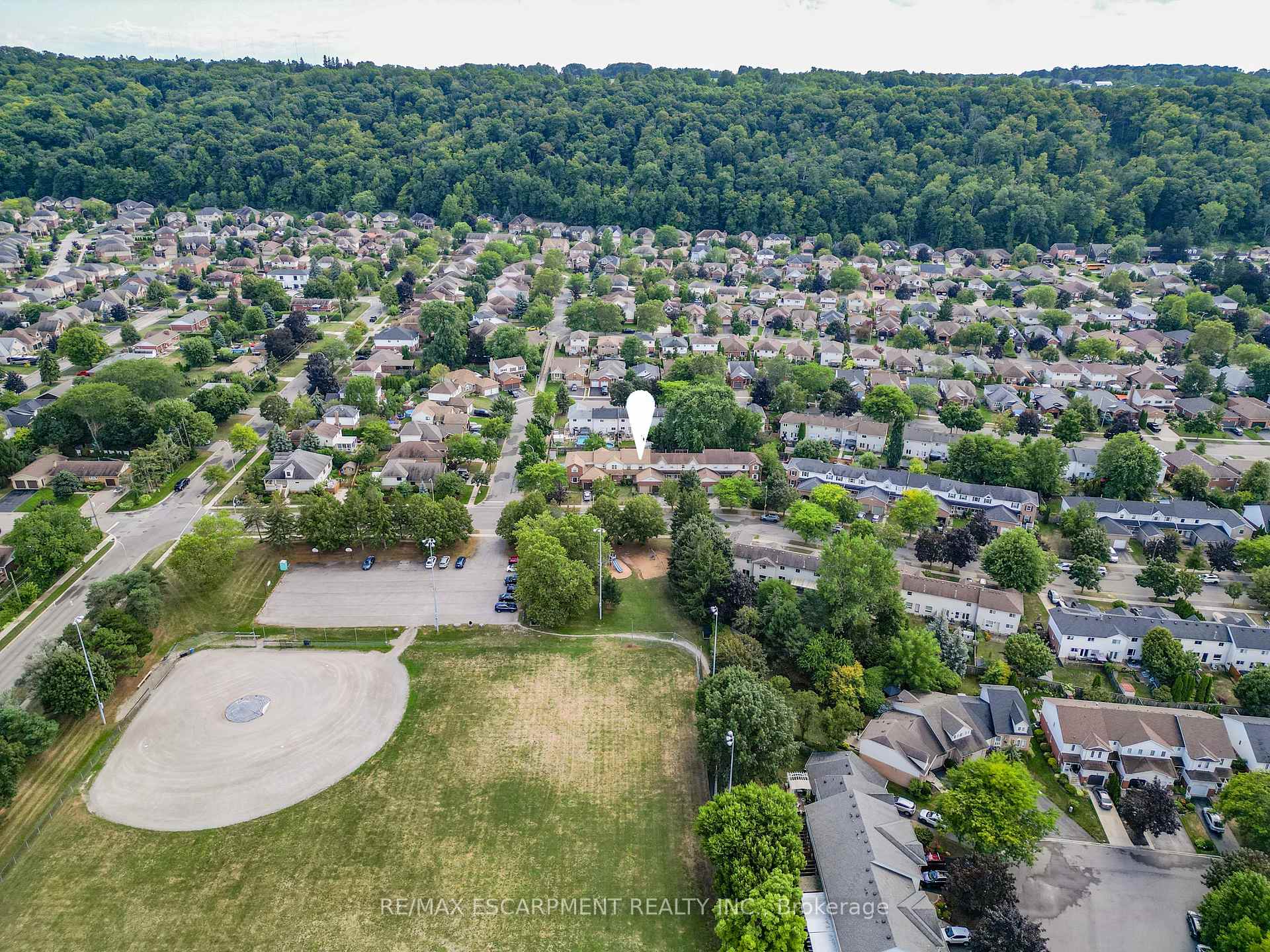 Photo 20 of 9 Hedgelawn Drive, Grimsby, Grimsby East — HOMEH