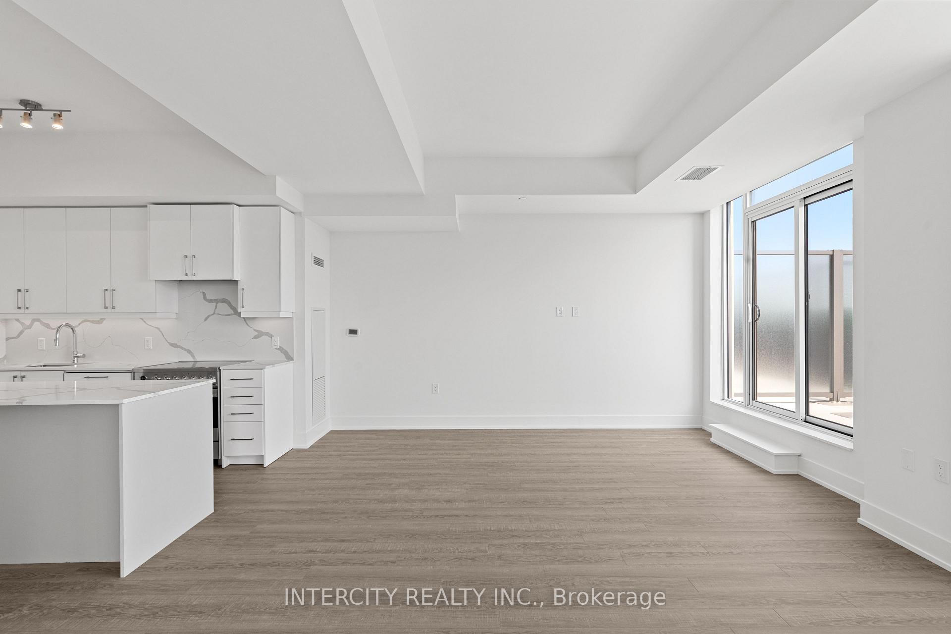 Photo 21 of Unit 516, 2075 King Road, King, King City — HOMEH