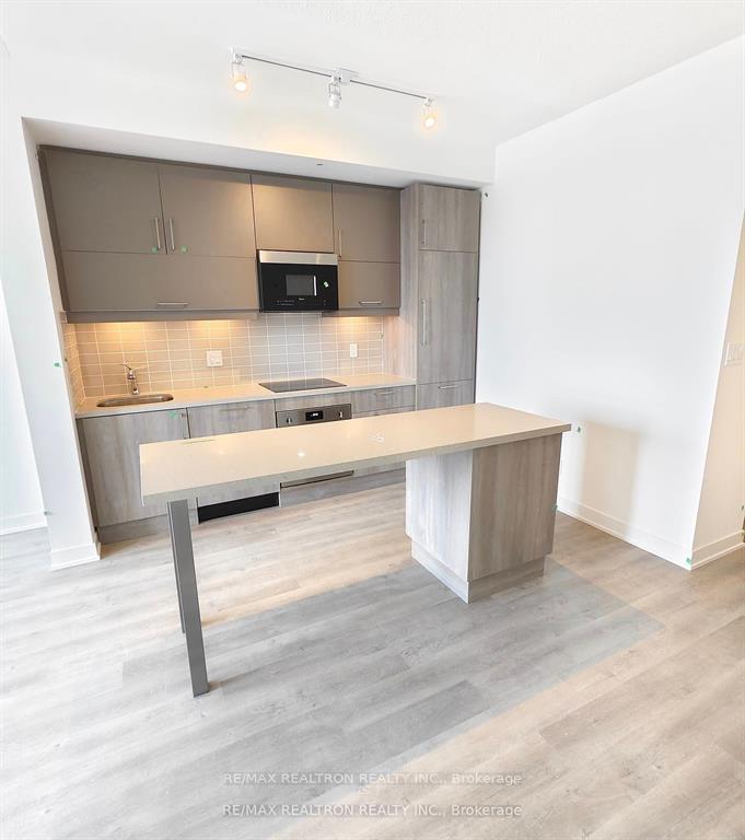 Photo 5 of Unit 1506, 292 Verdale Crossing, Markham, Unionville — HOMEH