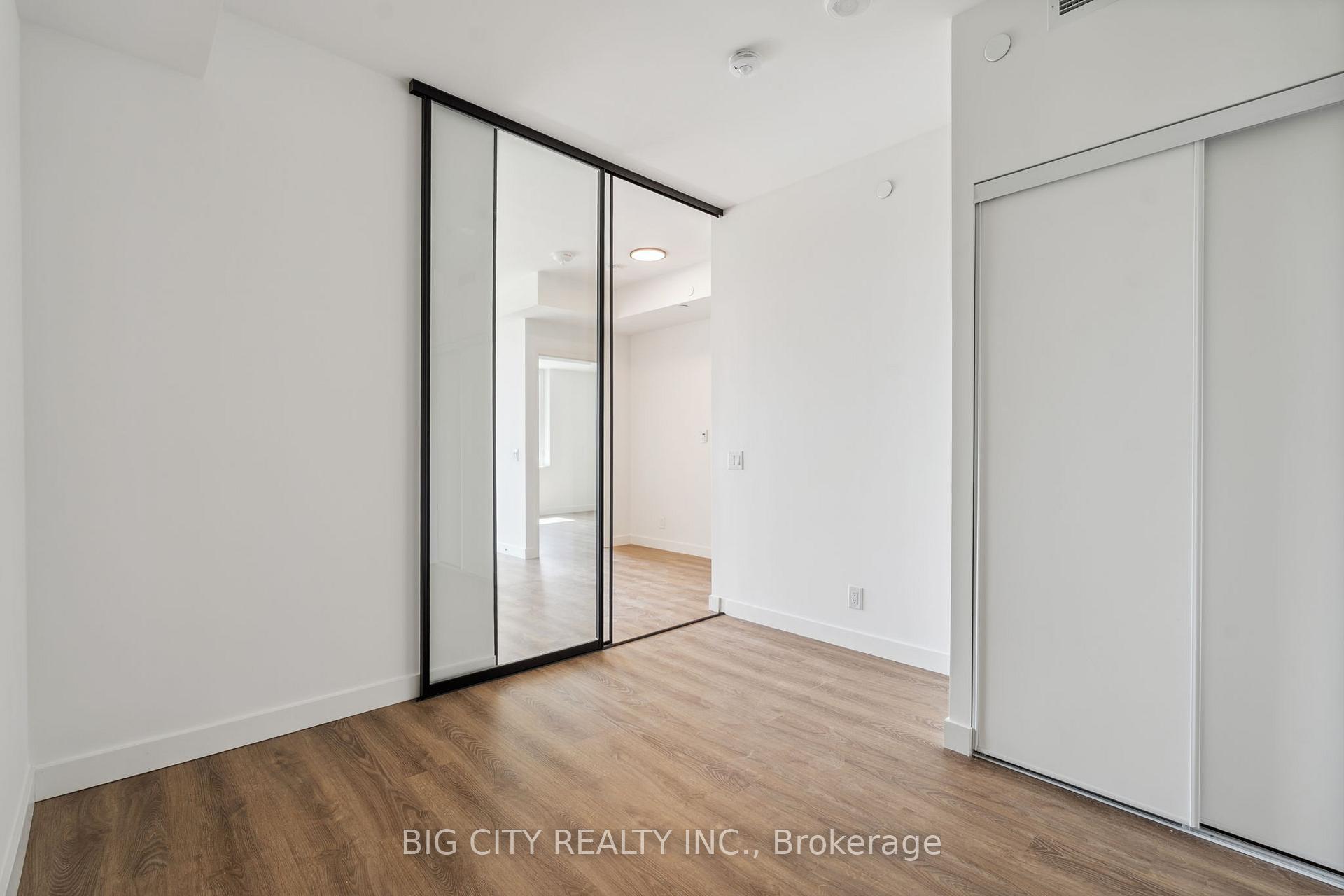 Photo 7 of Unit 406, 1050 Eastern Avenue, Toronto, The Beaches — HOMEH