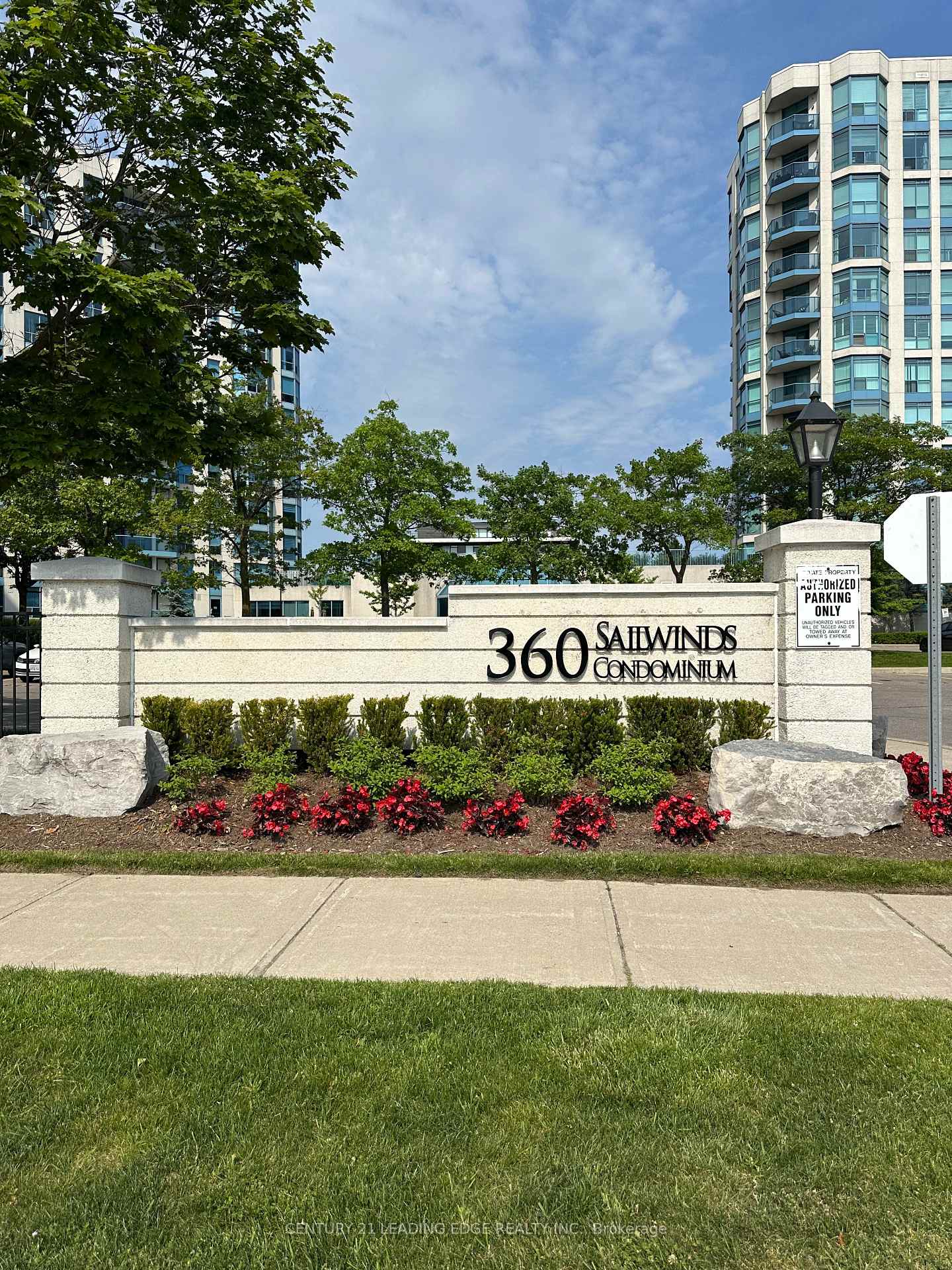 Photo 6 of Unit 809, 360 Watson Street, Whitby, Port Whitby — HOMEH