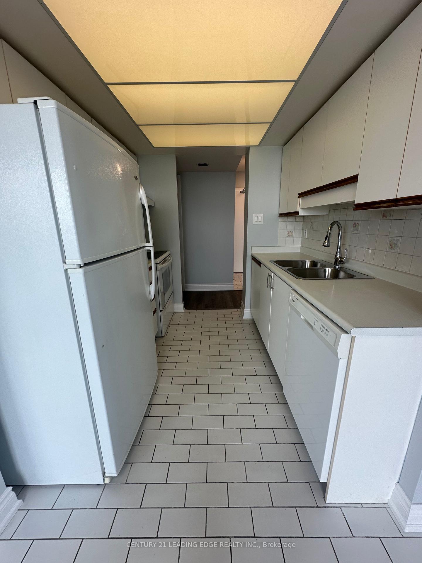 Photo 5 of Unit 809, 360 Watson Street, Whitby, Port Whitby — HOMEH