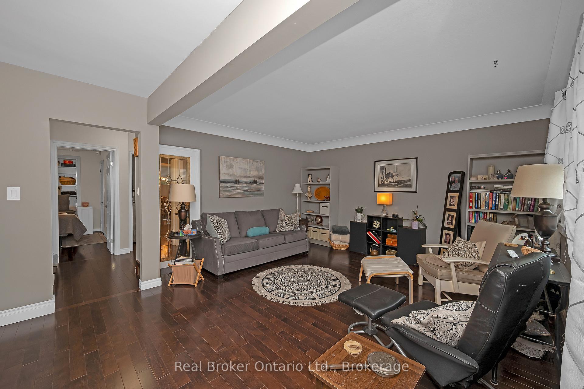 Photo 8 of 2 Cherry Avenue, Grimsby, Grimsby Beach — HOMEH