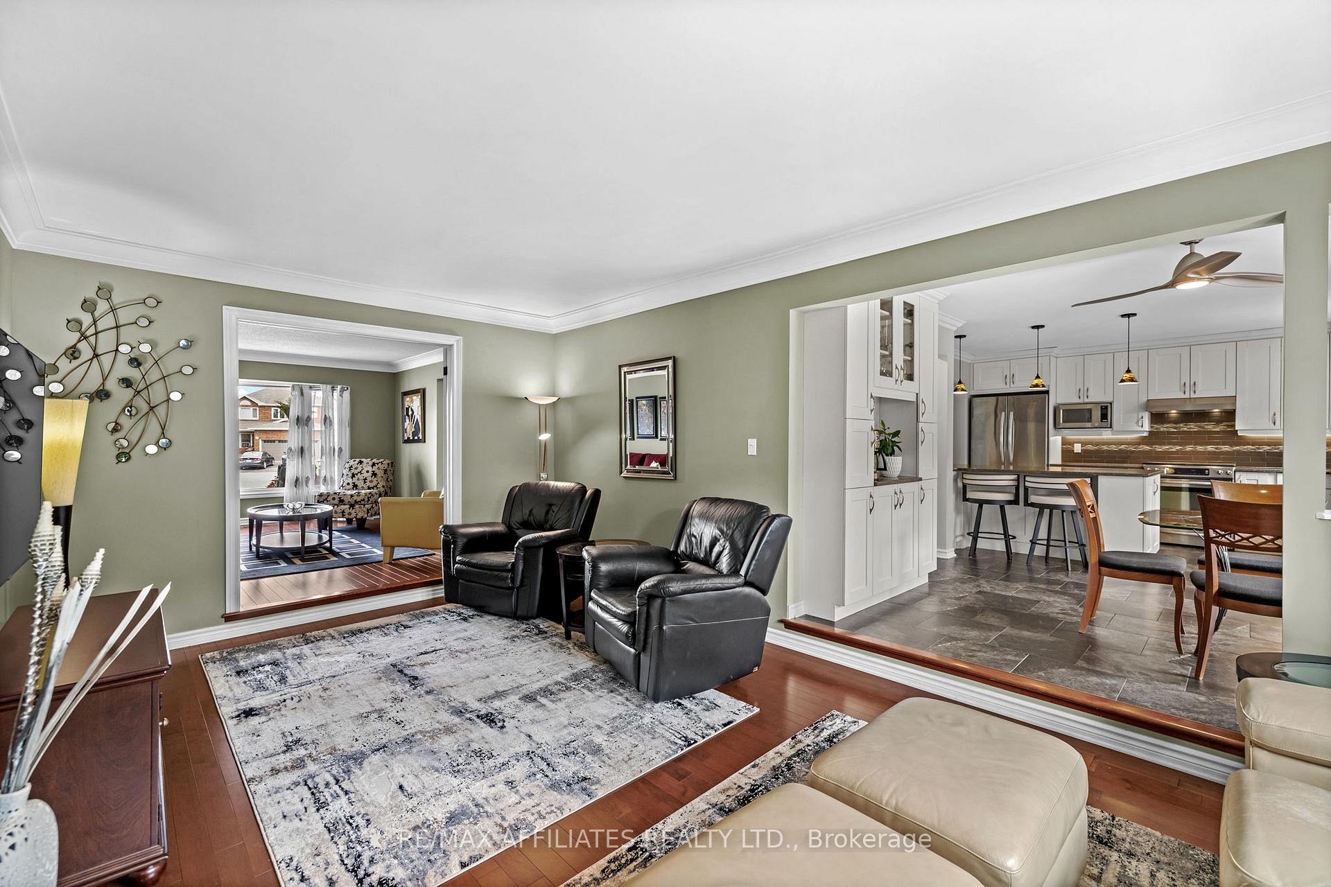 Photo 6 of 28 Sarrazin Way, Ottawa, Barrhaven - Cedargrove/Fraserdale — HOMEH