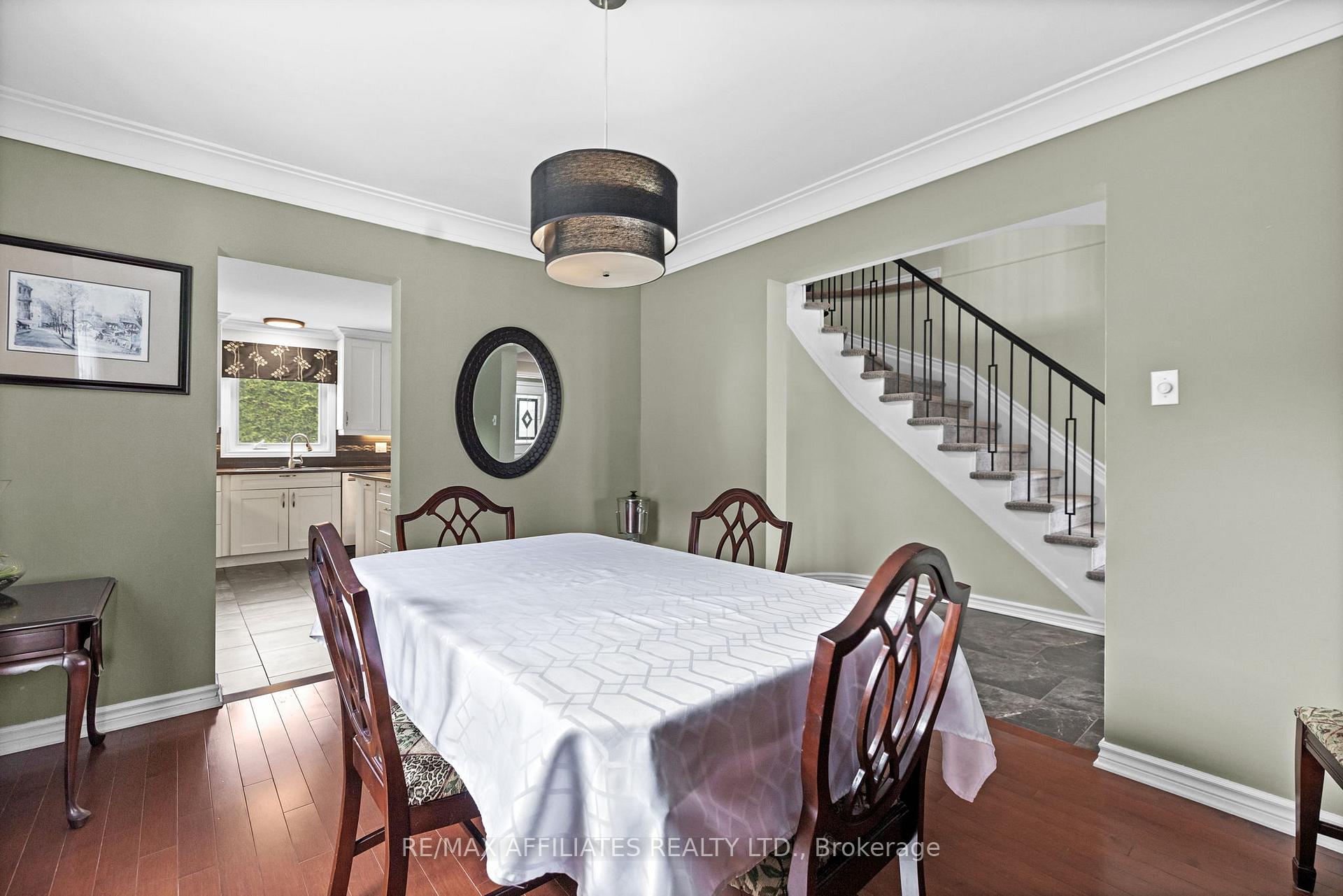 Photo 14 of 28 Sarrazin Way, Ottawa, Barrhaven - Cedargrove/Fraserdale — HOMEH
